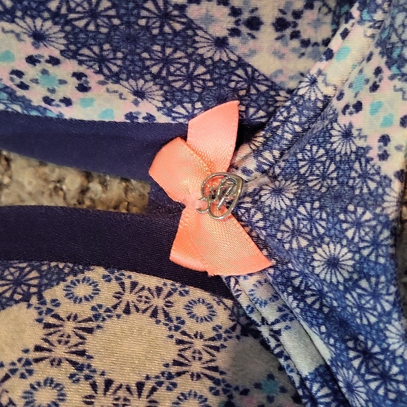 Victoria's Secret Bra - Picture 4 of 7